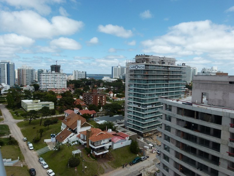 Departamento en alquiler Playa Brava , en edificio con amenities